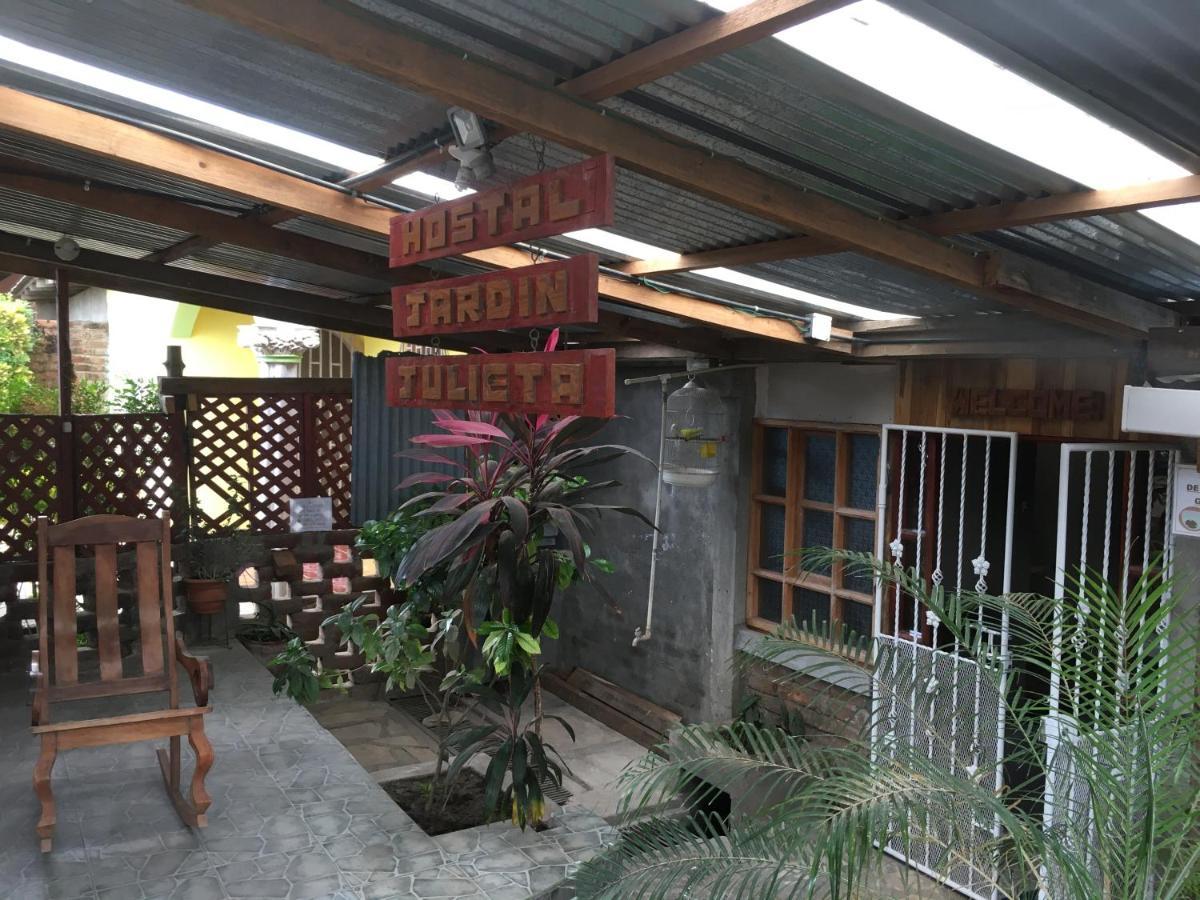 Murph'S Surf Shacks Rivas Bagian luar foto