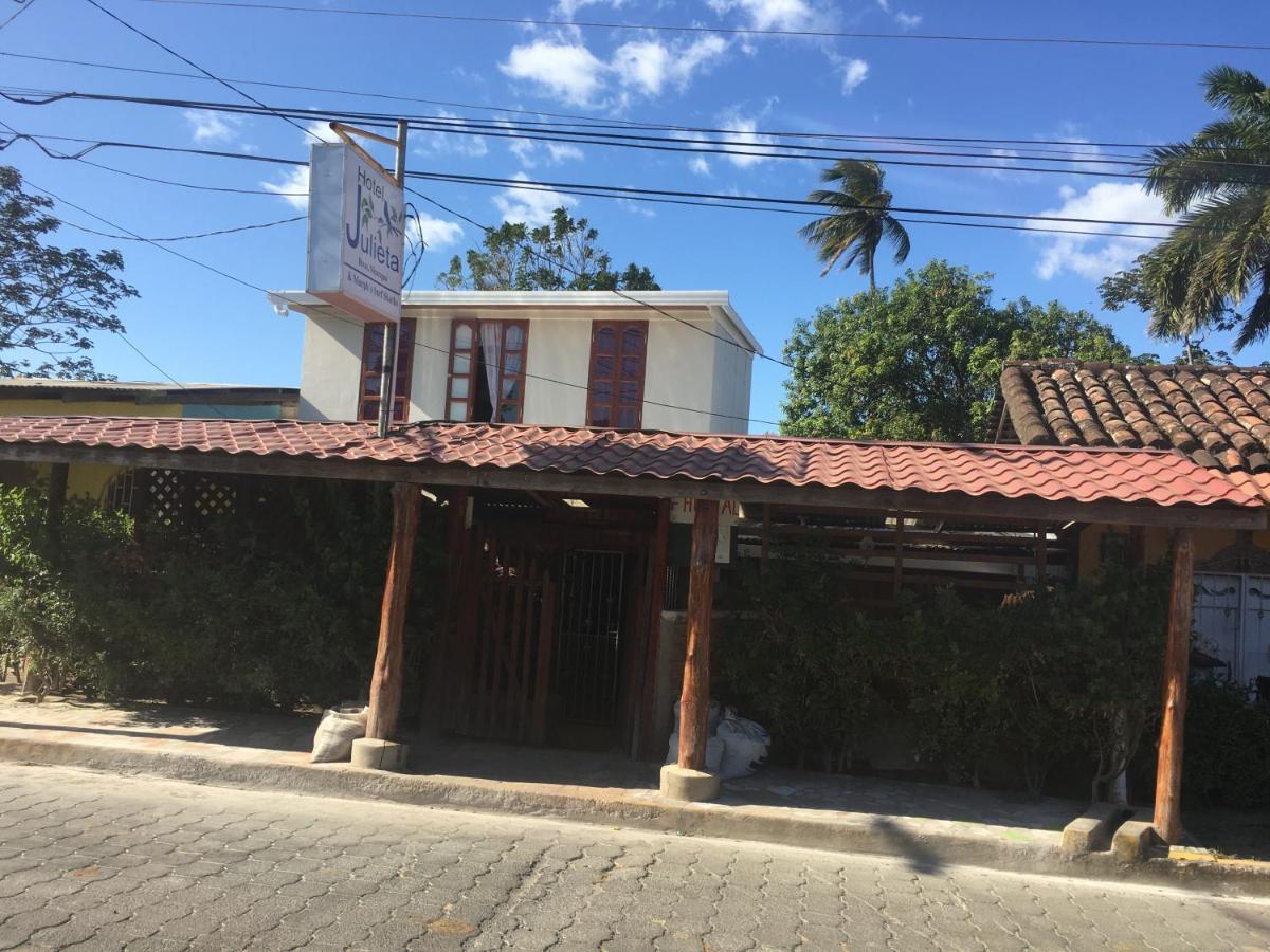 Murph'S Surf Shacks Rivas Bagian luar foto