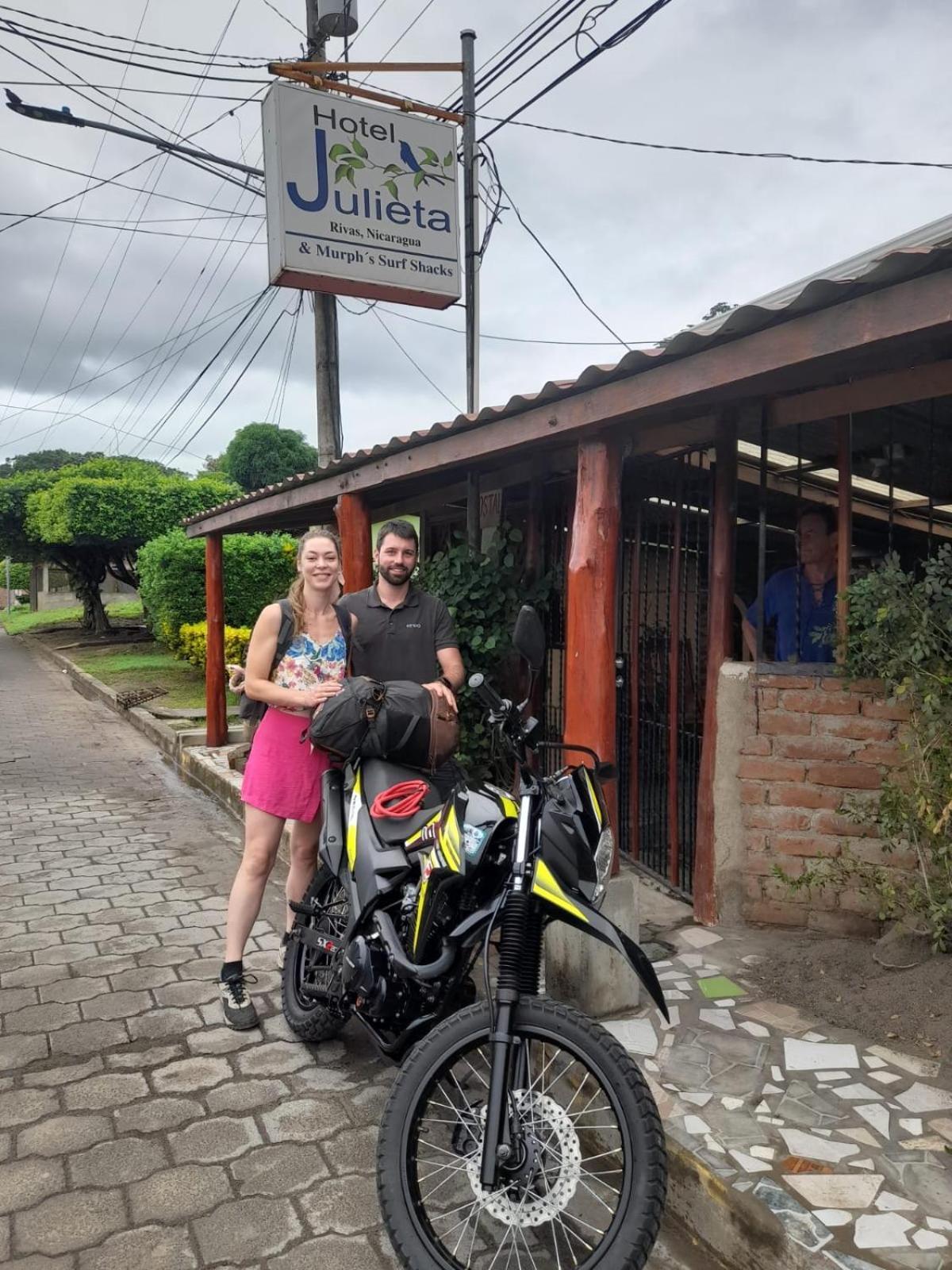 Murph'S Surf Shacks Rivas Bagian luar foto