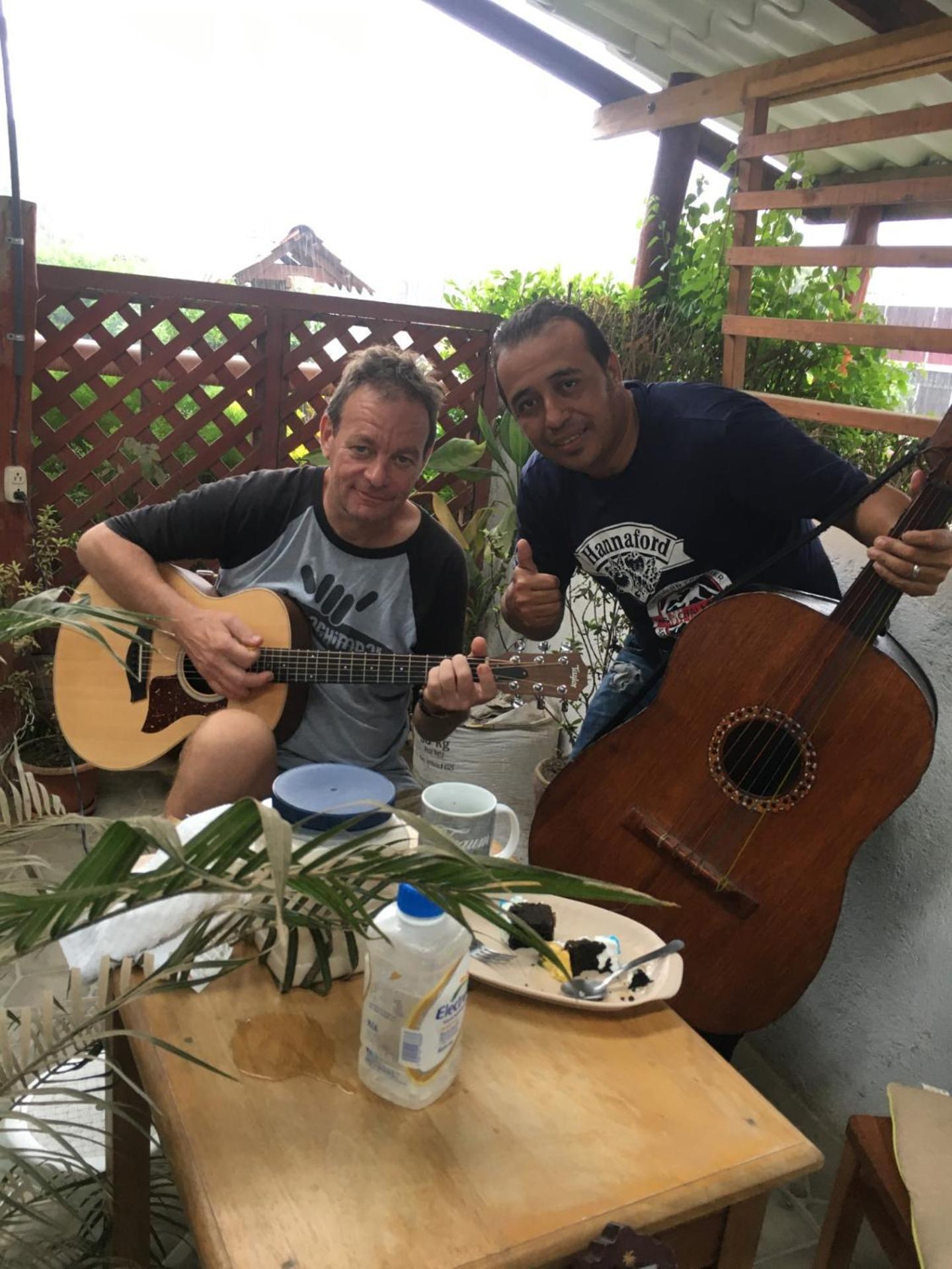 Murph'S Surf Shacks Rivas Bagian luar foto