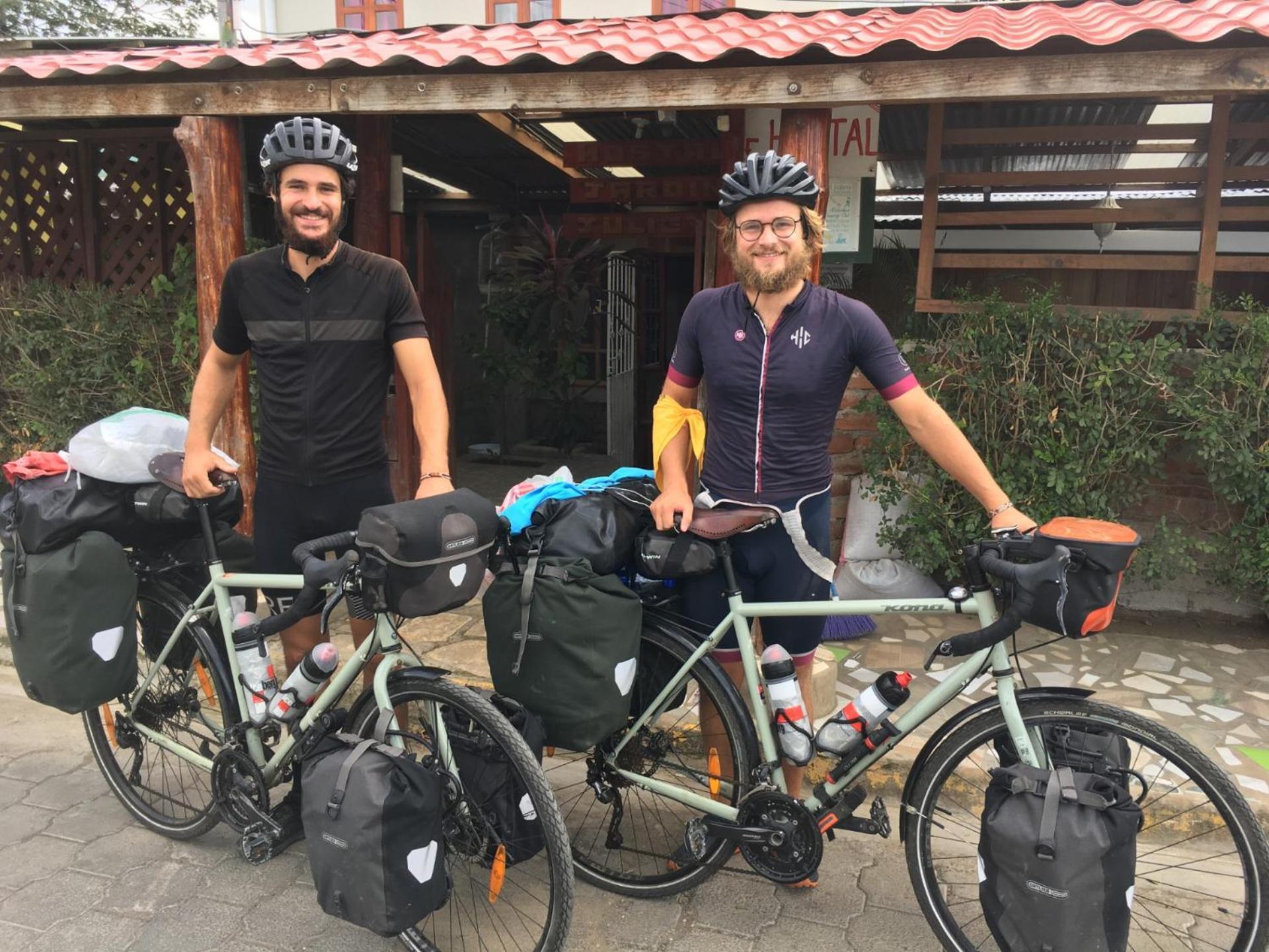 Murph'S Surf Shacks Rivas Bagian luar foto