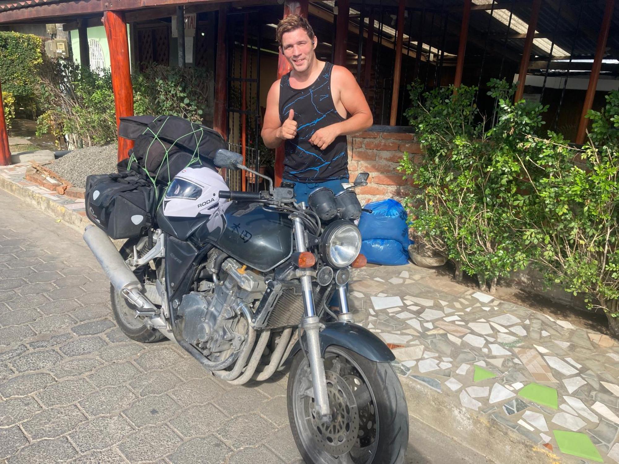 Murph'S Surf Shacks Rivas Bagian luar foto